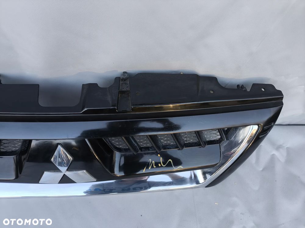 MITSUBISHI PAJERO III GRILL ATRAPA MN117713/4 - 3