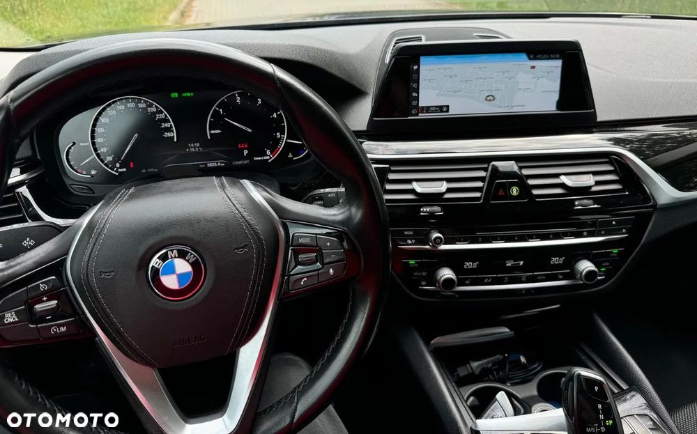 BMW Seria 5 520d xDrive Sport Line - 11