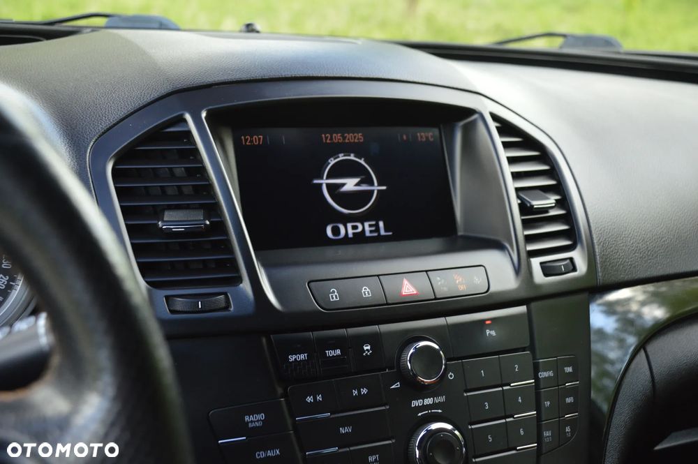 Opel Insignia 2.0 Turbo Sports Tourer 4x4 Automatik Design Edition - 31