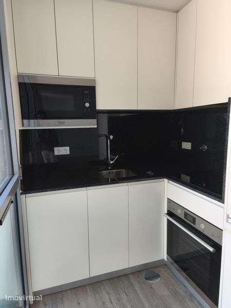 Arrendo apartamento T2 na trav de São Dinis, Porto - Grande imagem: 3/7