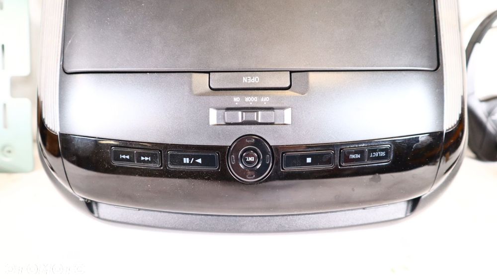 TOYOTA LAND CRUISER 200 PODSUFITKOWY MONITOR ALPINE - 3