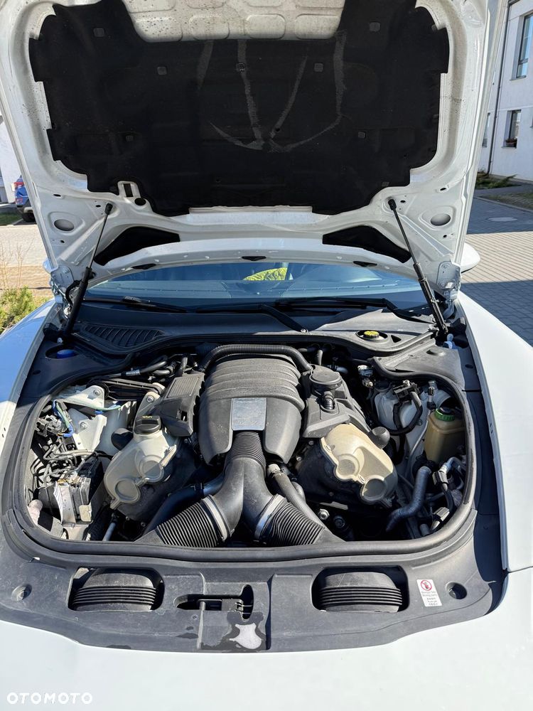 Porsche Panamera - 30