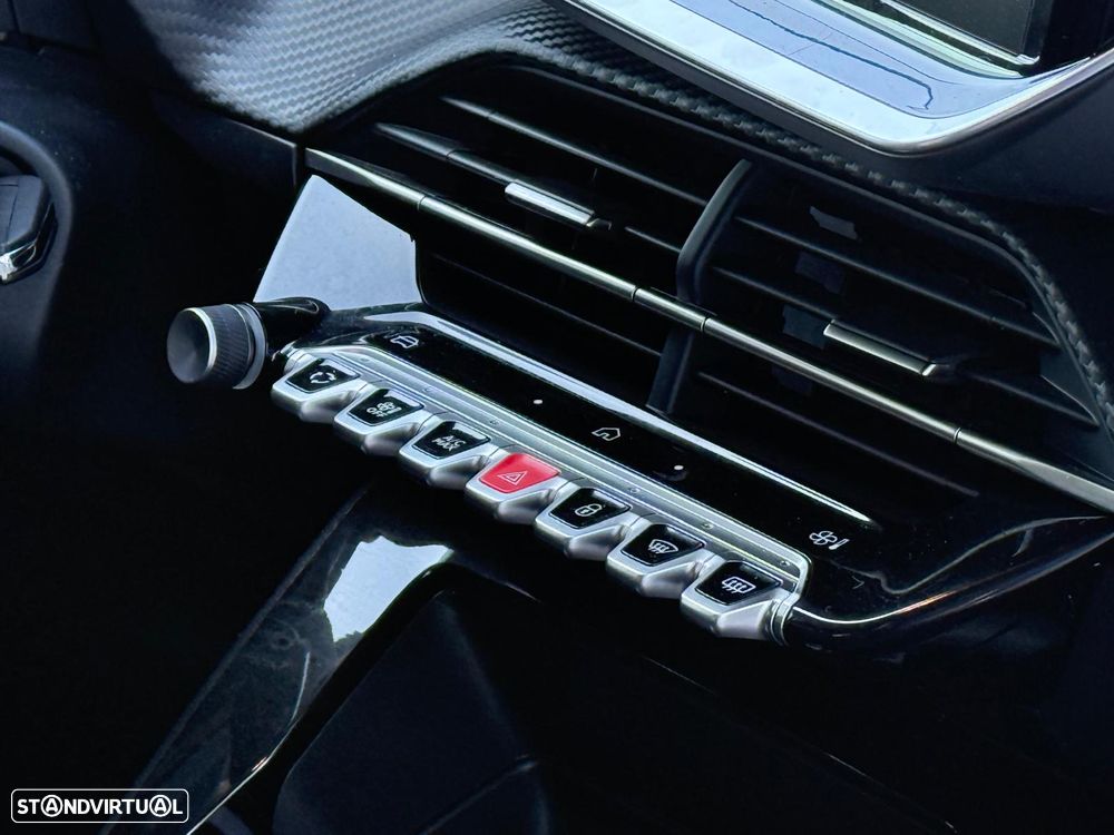 Peugeot 208 - 19