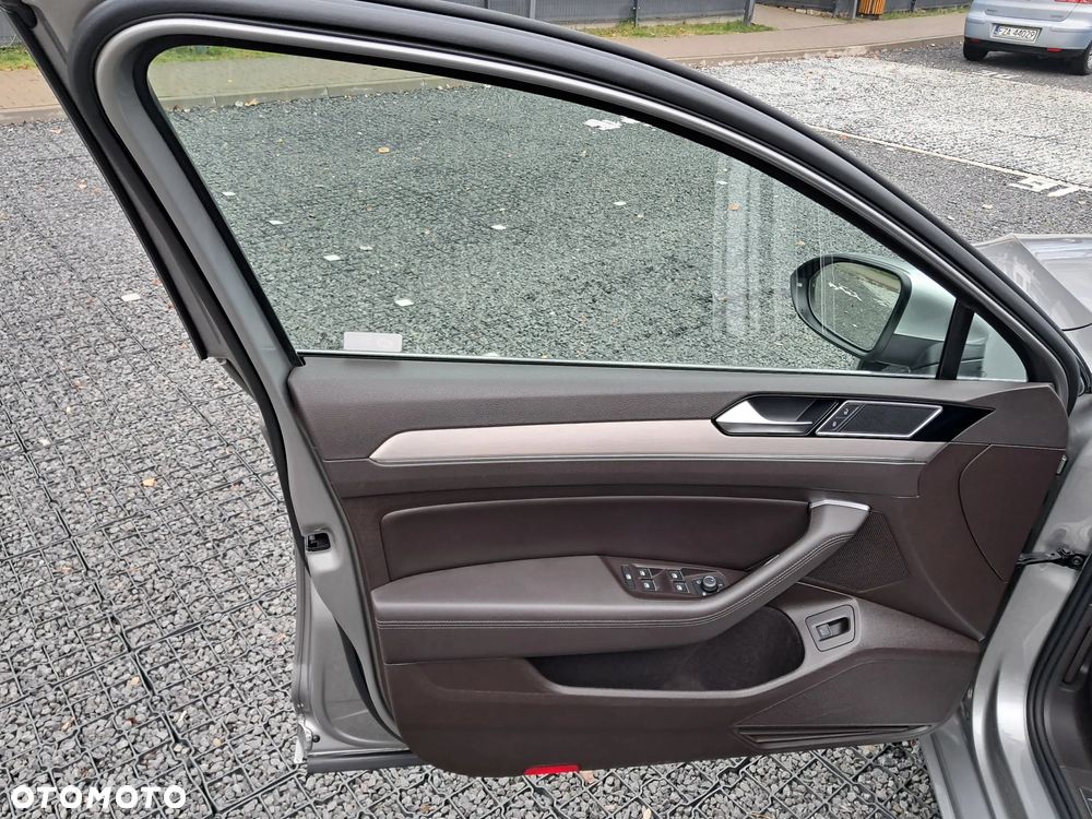 Volkswagen Passat 1.8 TSI BMT Highline - 18