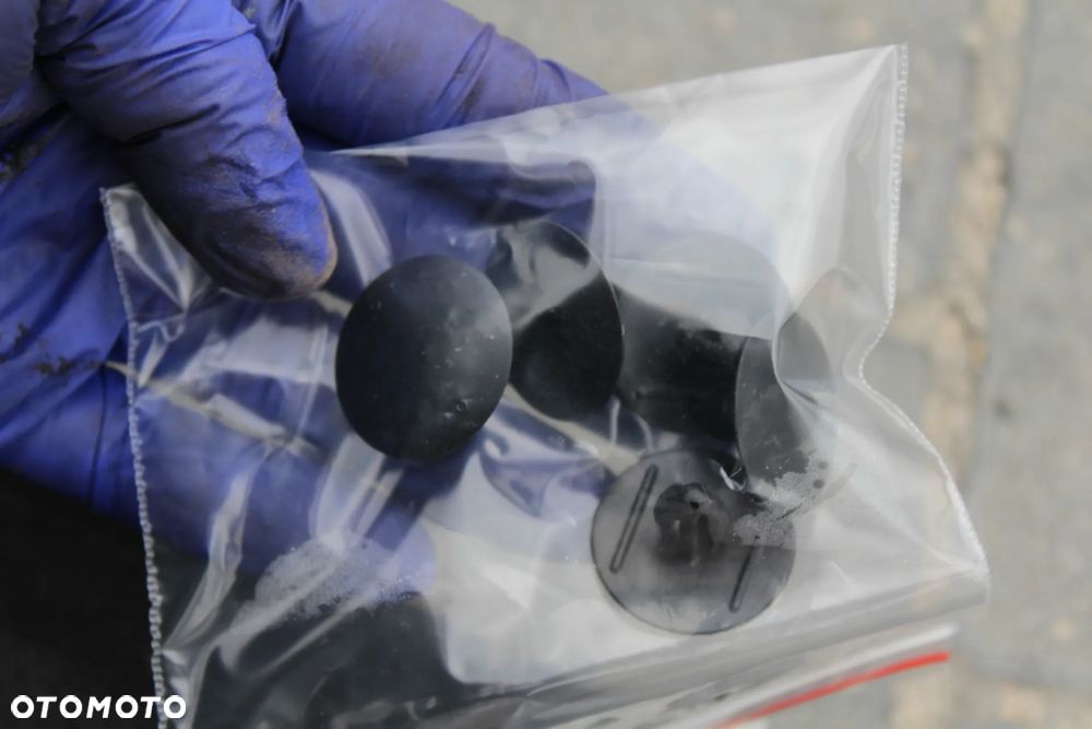 PODBITKA WYGŁUSZENIE WYCISZENIE MASKI YARIS II ZAPINKI - 5