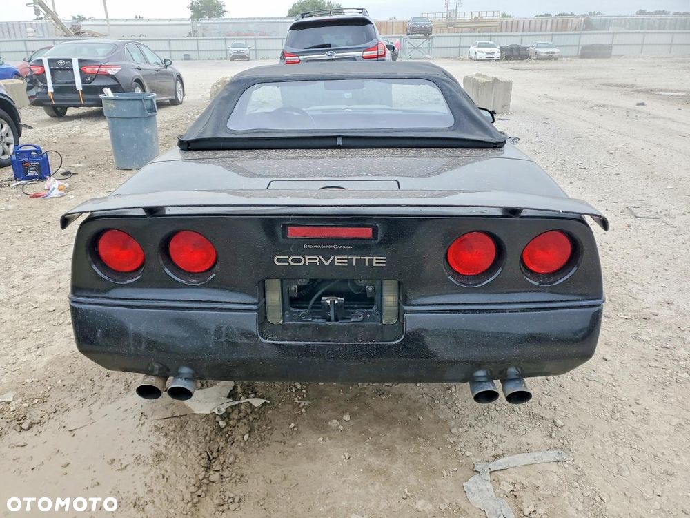 Chevrolet Corvette - 5