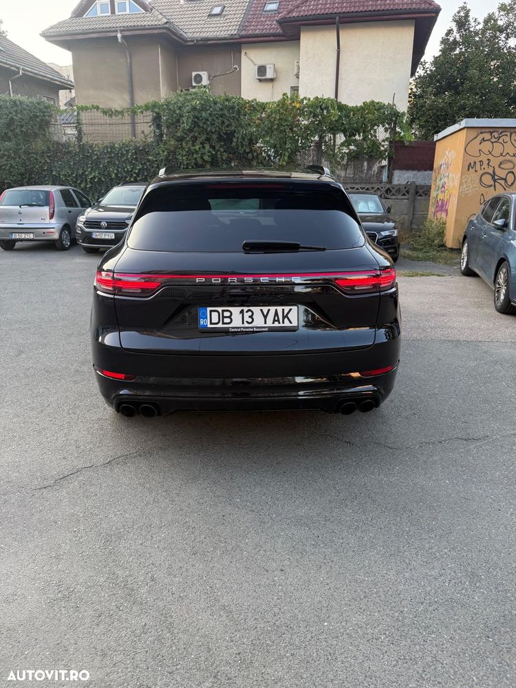 Porsche Cayenne S - 4