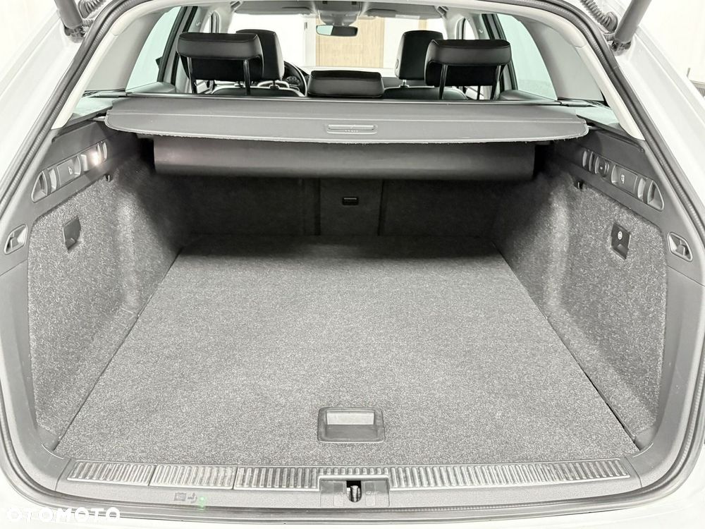 Skoda Superb 2.0 TDI DSG Sportline - 22