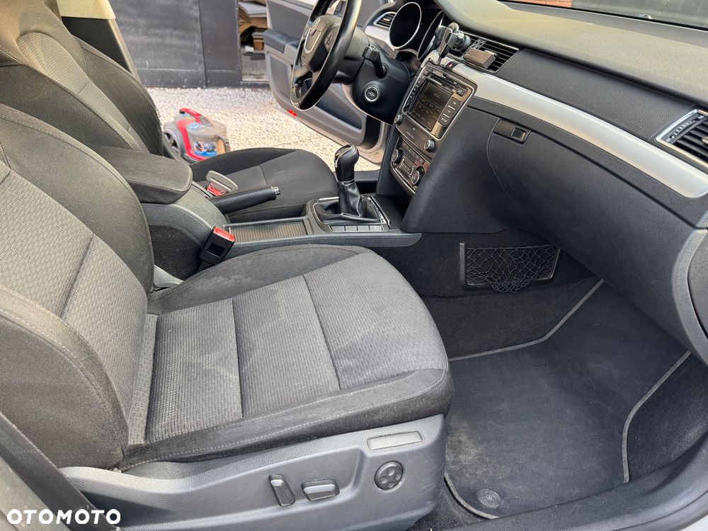 Skoda Superb 2.0 TDI PD Elegance - 11