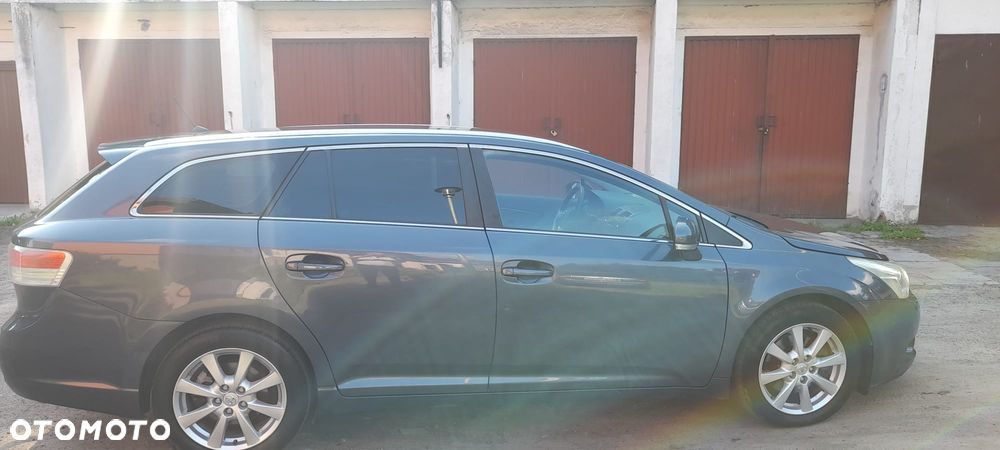 Toyota Avensis 2.2 D-4D Premium - 15