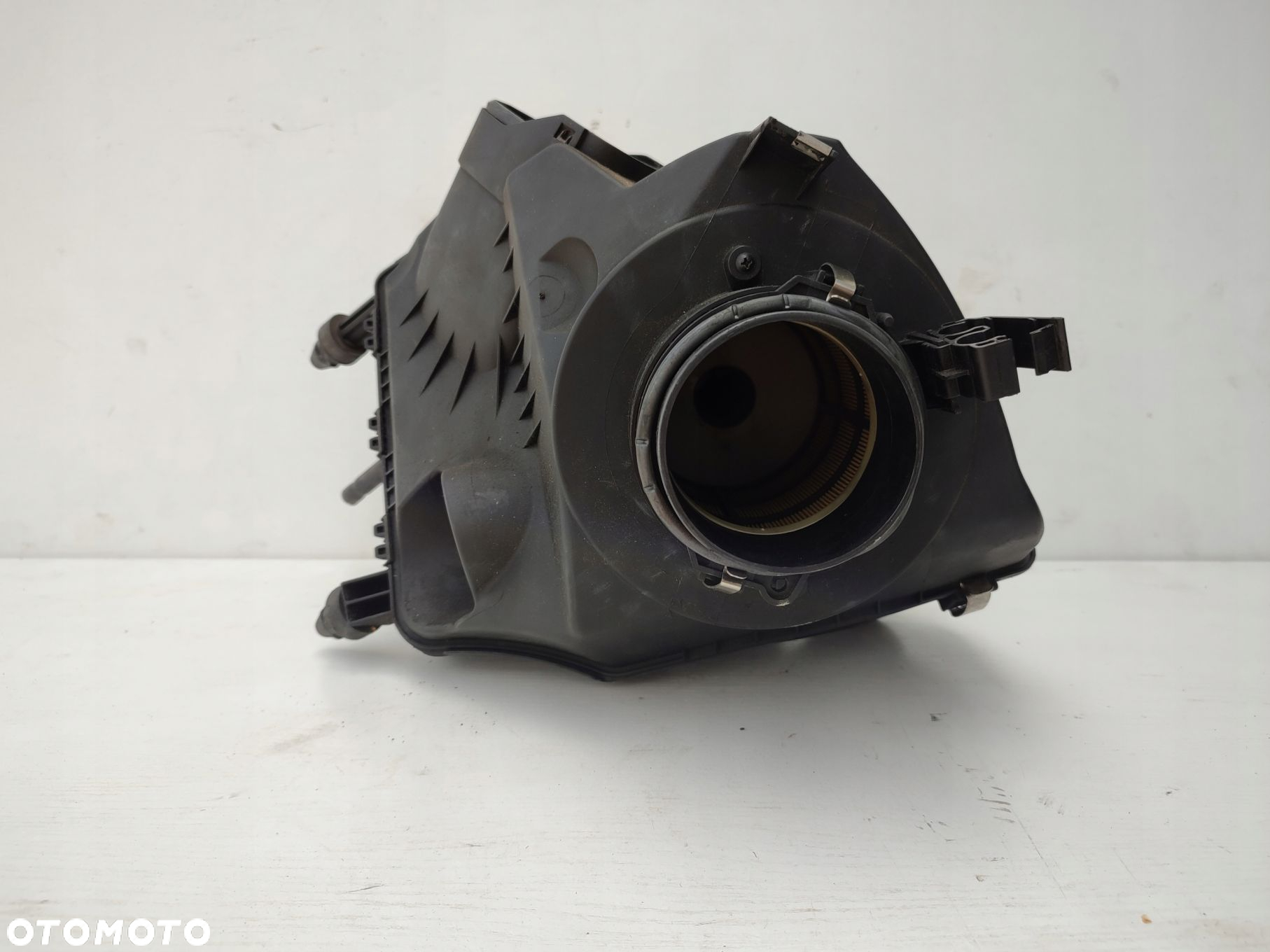 Obudowa filtra powietrza AUDI A6 C6 3.2FSI 4F0133835F - 4