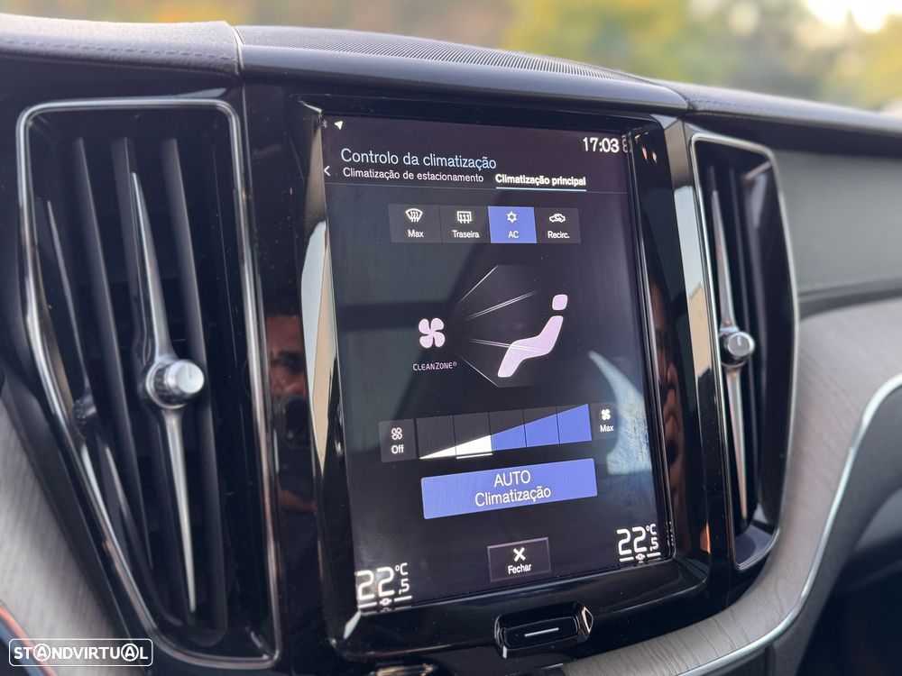 Volvo XC 60 2.0 T8 PHEV Inscription AWD - 24