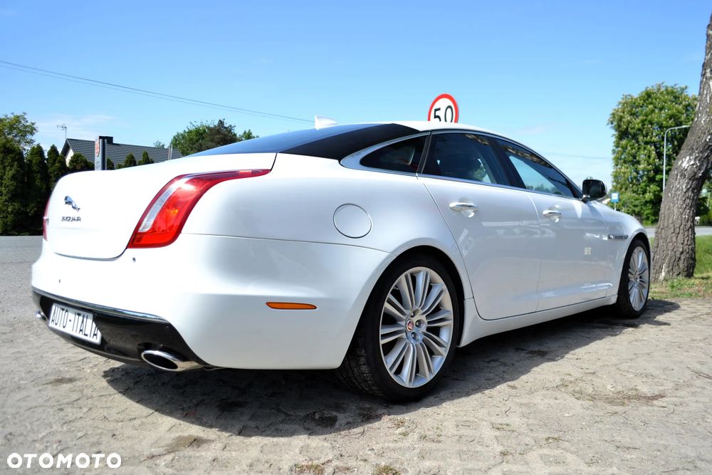 Jaguar XJ 3.0 D V6 Premium Luxury - 4