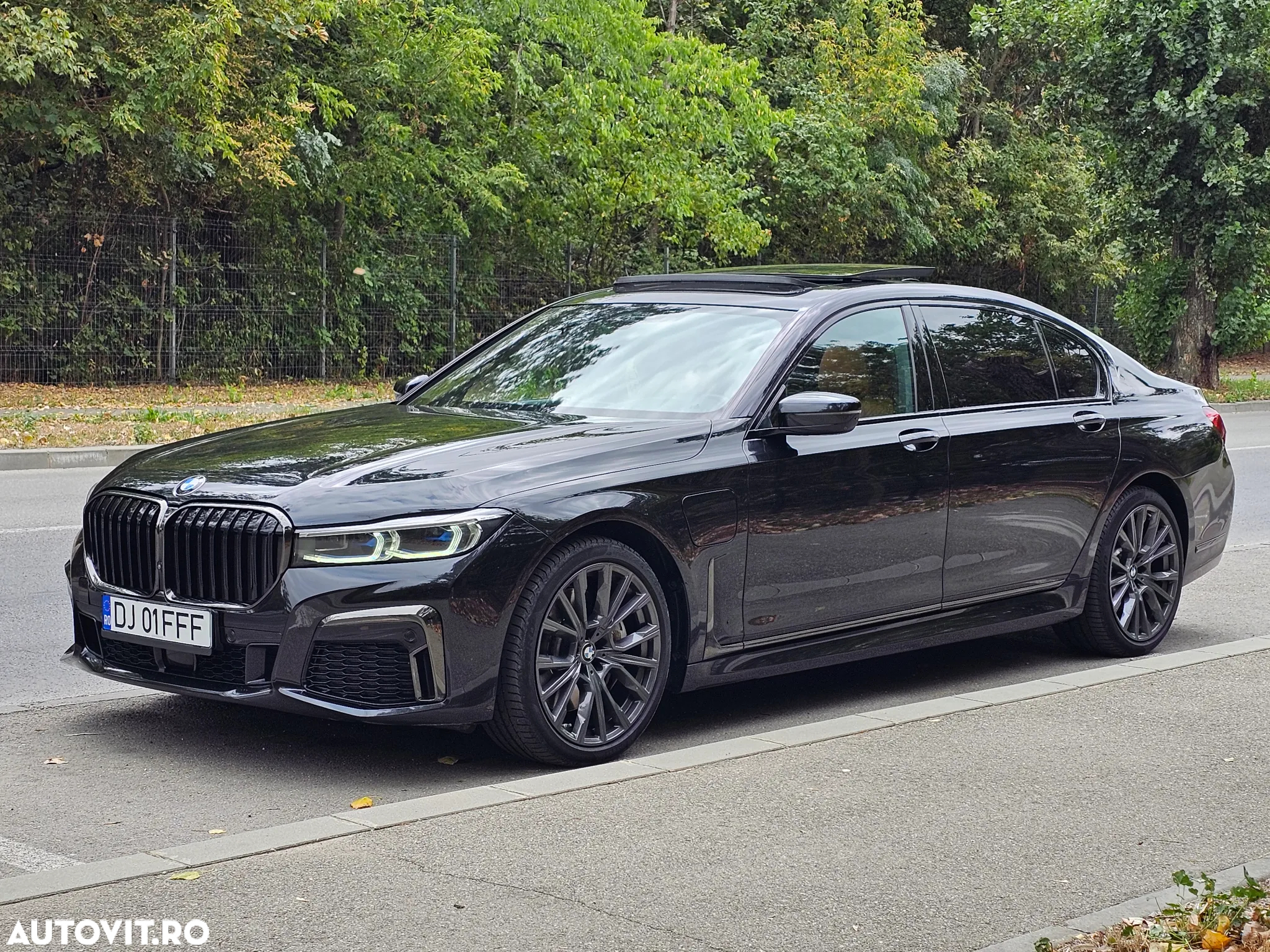 BMW Seria 7 745Le AT PHEV - 25