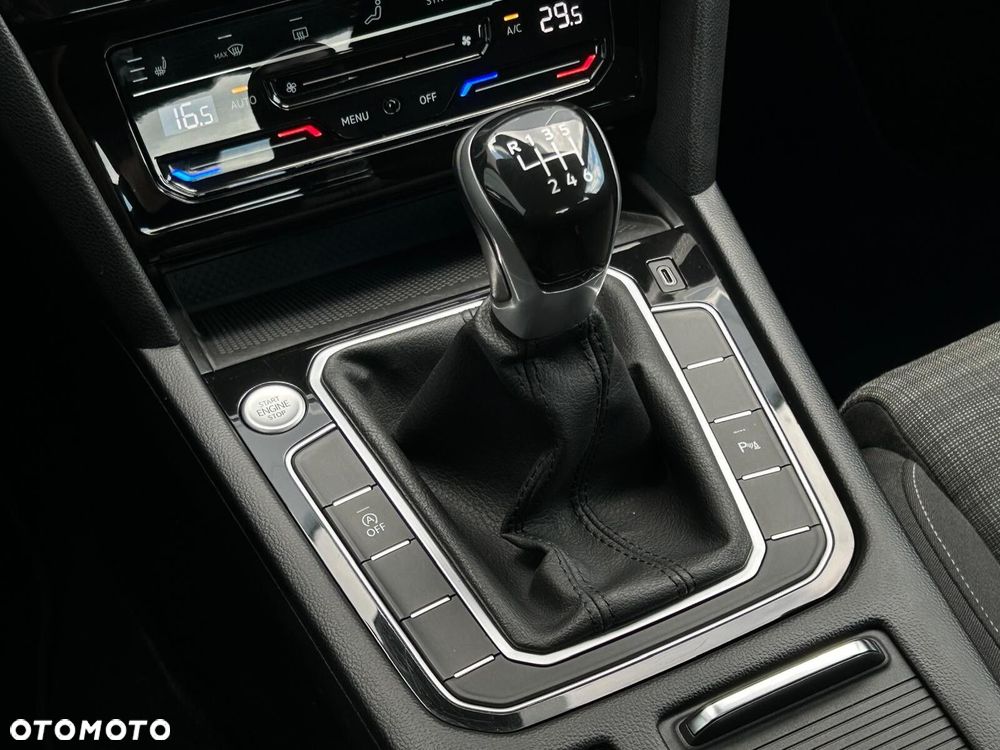 Volkswagen Passat - 23
