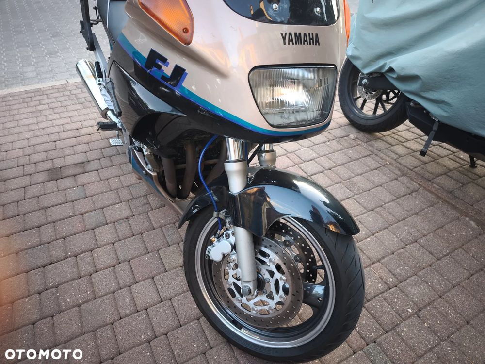 Yamaha FJ - 12
