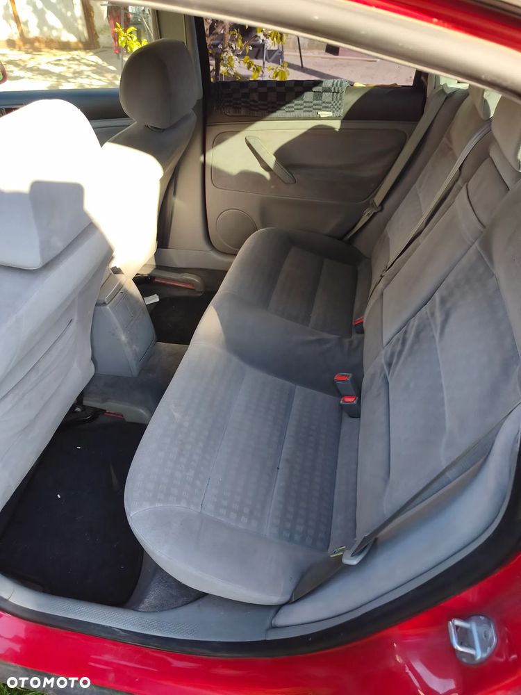 Volkswagen Passat 1.9 TDI Basis - 3
