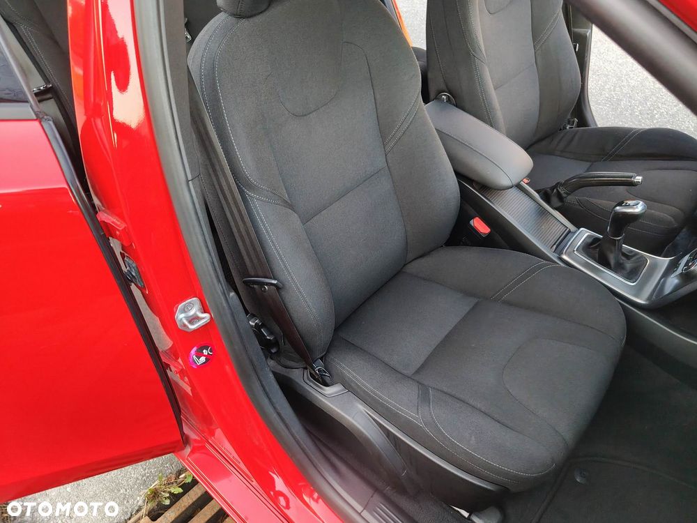 Volvo V40 D2 - 20