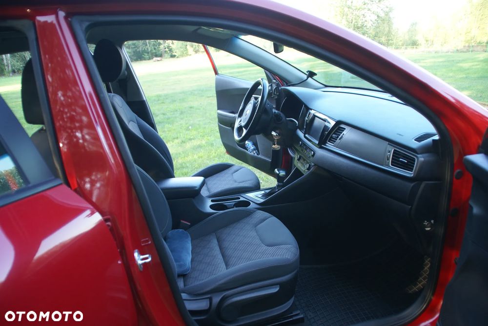 Kia Niro 1.6 GDI Hybrid M - 12