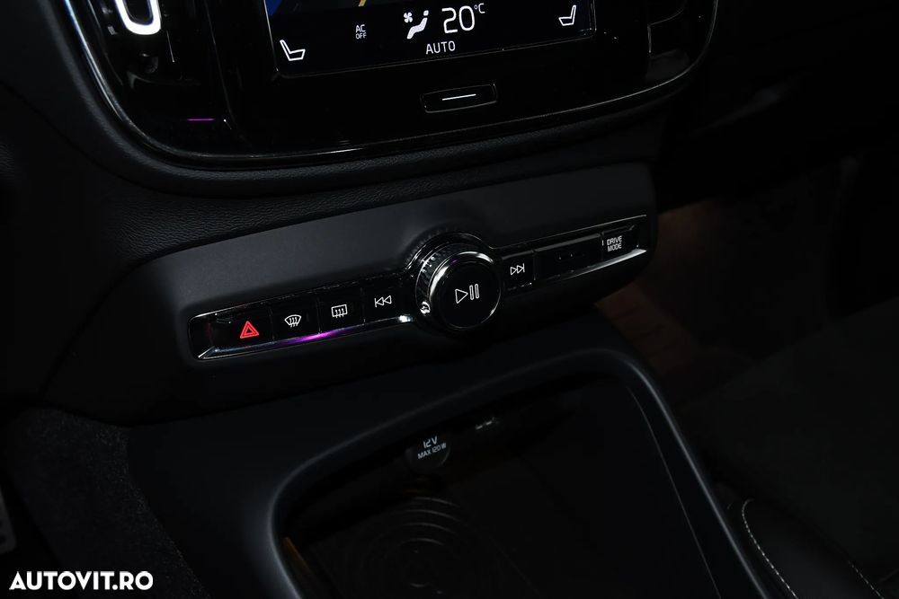 Volvo XC 40 D4 AWD Geartronic R-Design - 36