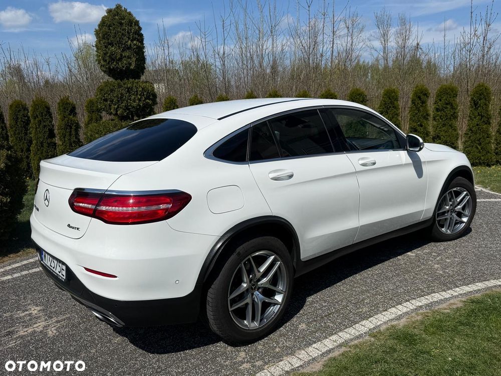 Mercedes-Benz GLC 250 4Matic 9G-TRONIC AMG Line - 12