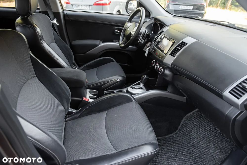 Mitsubishi Outlander - 27
