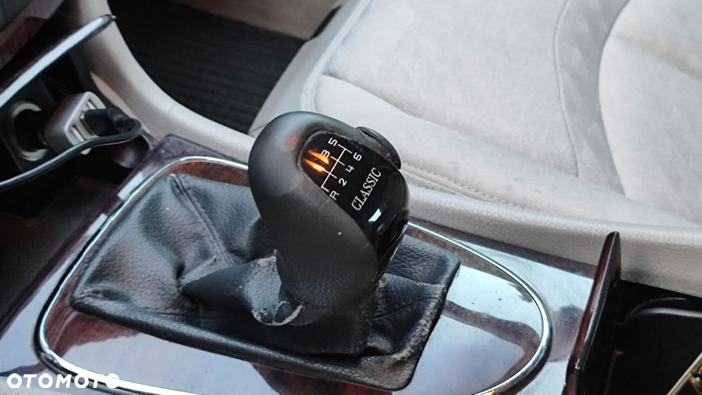 Mercedes-Benz Klasa E 200 CDI Classic DPF - 17