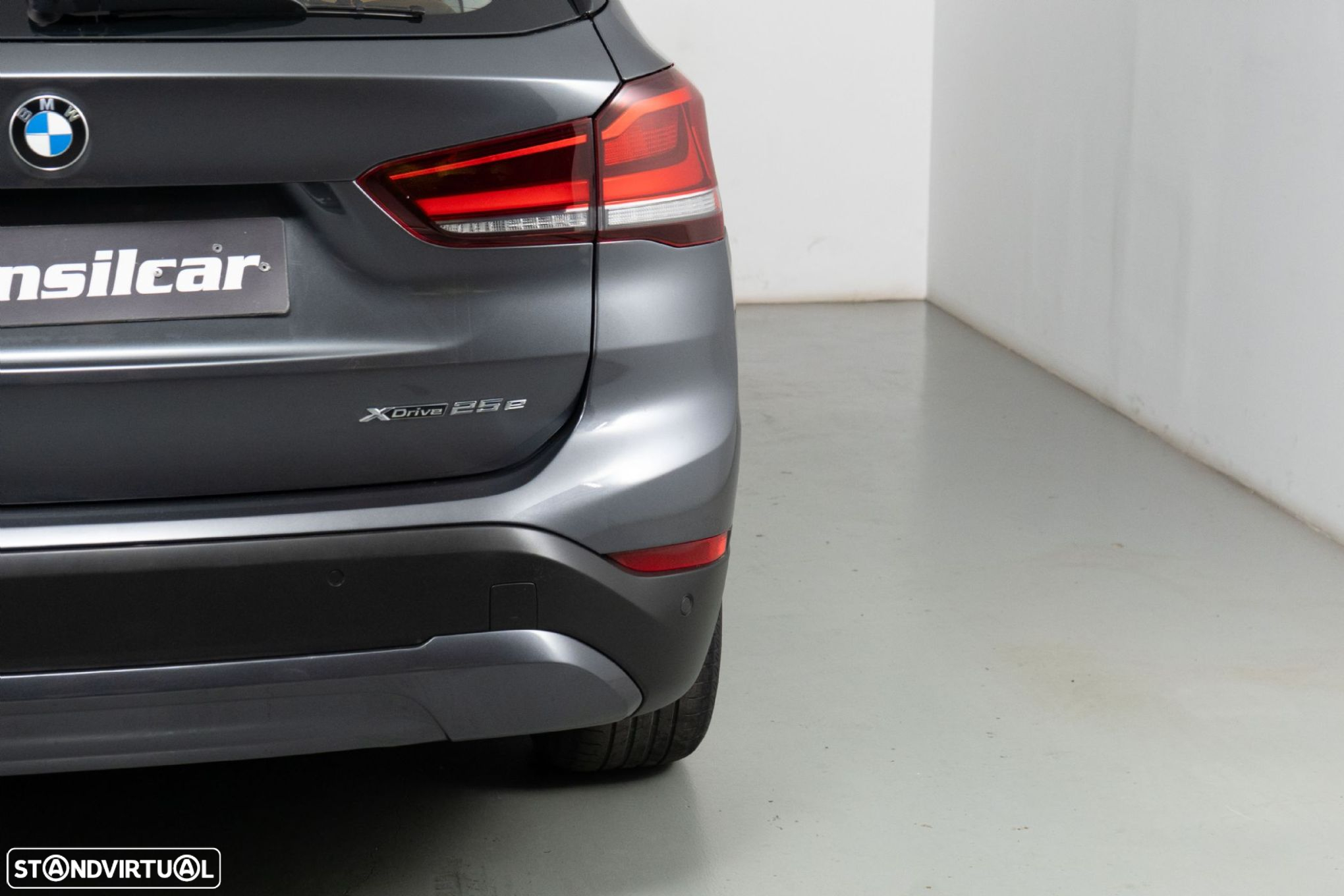 BMW X1 25 e xDrive Corporate Edition - 16