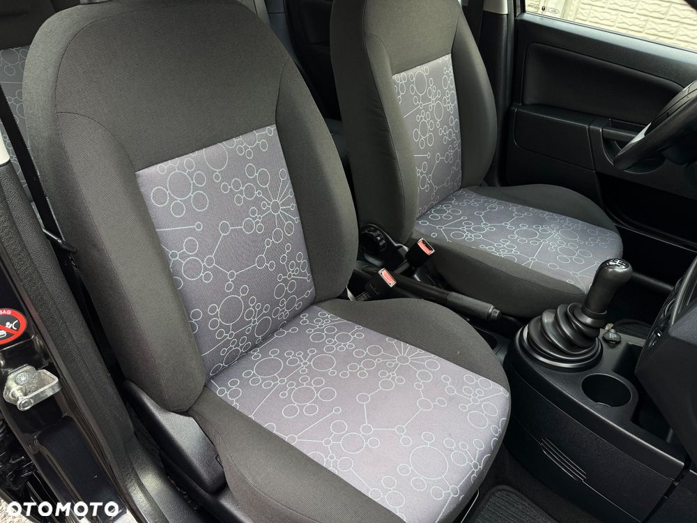 Ford Fiesta 1.3 Trend - 32