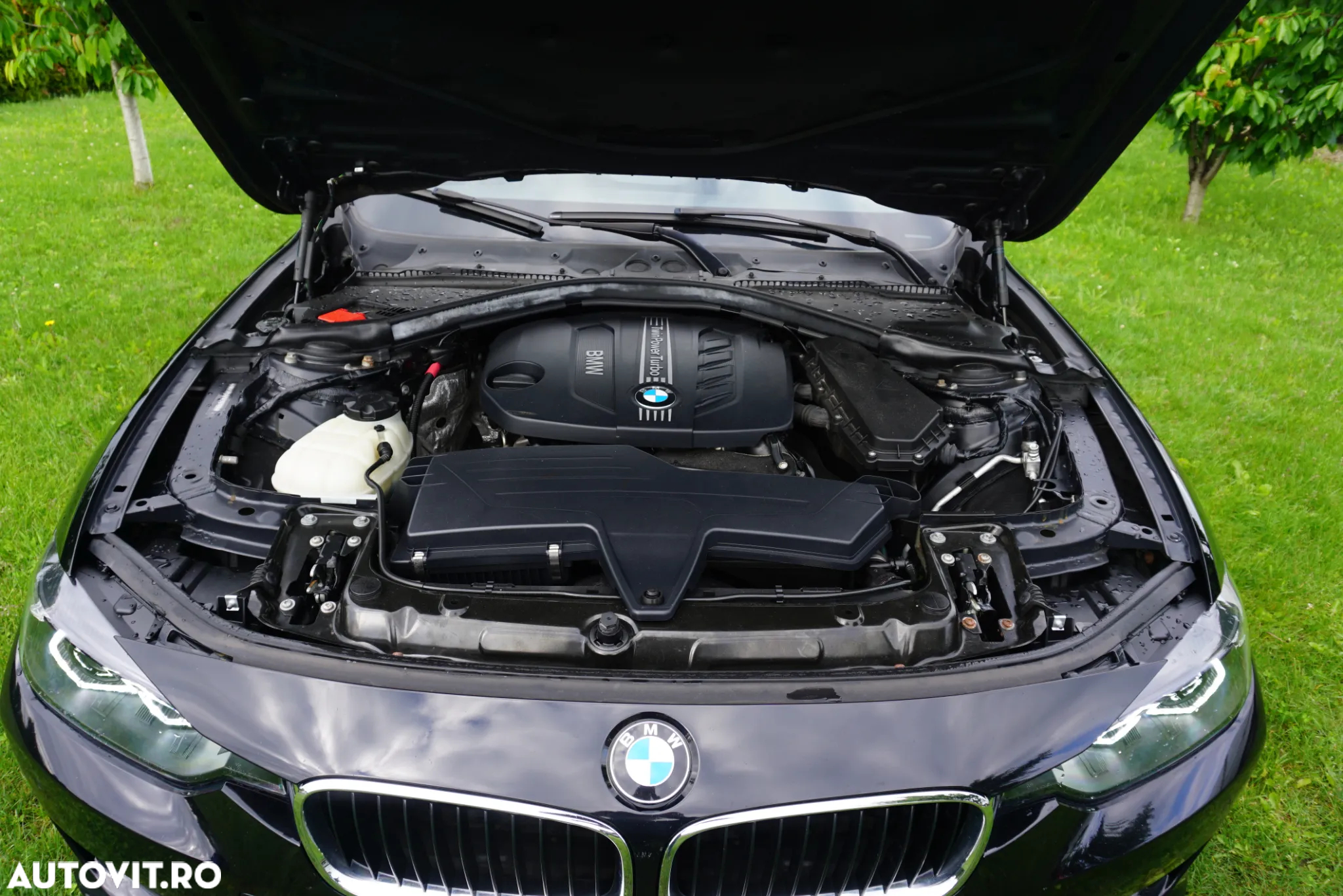 BMW Seria 3 320d Touring xDrive Aut. - 31