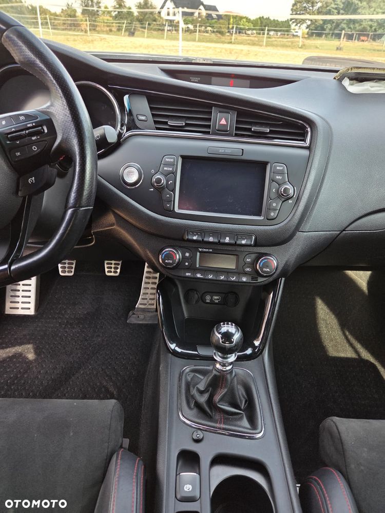 Kia Ceed 1.6 T-GDI GT-Track - 8