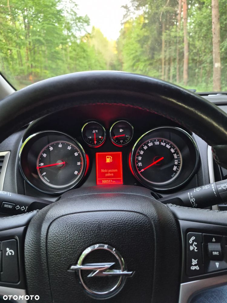 Opel Astra 1.4 Turbo - 29