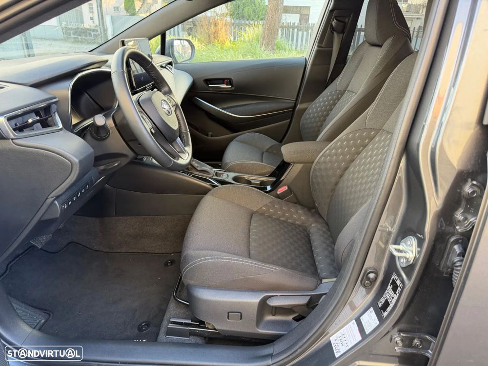 Toyota Corolla 1.8 Hybrid Exclusive - 6