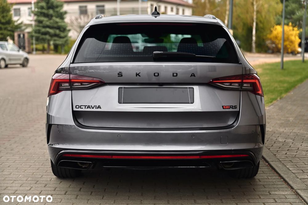 Skoda Octavia 2.0 TSI DSG RS - 16