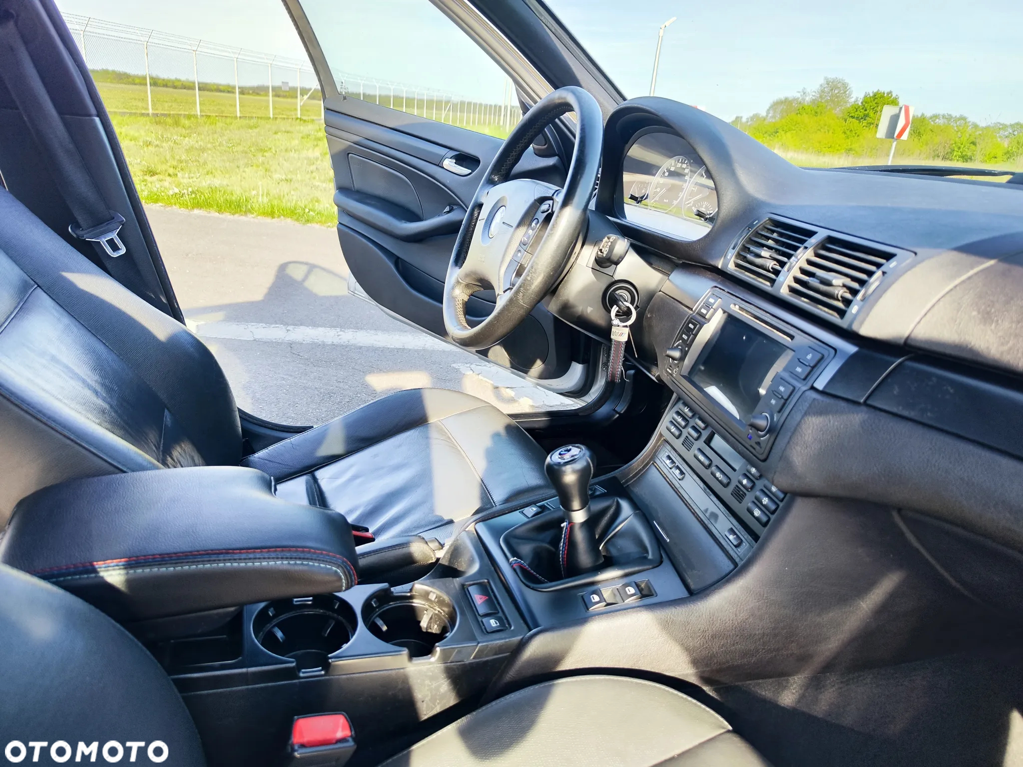 BMW Seria 3 330i - 26