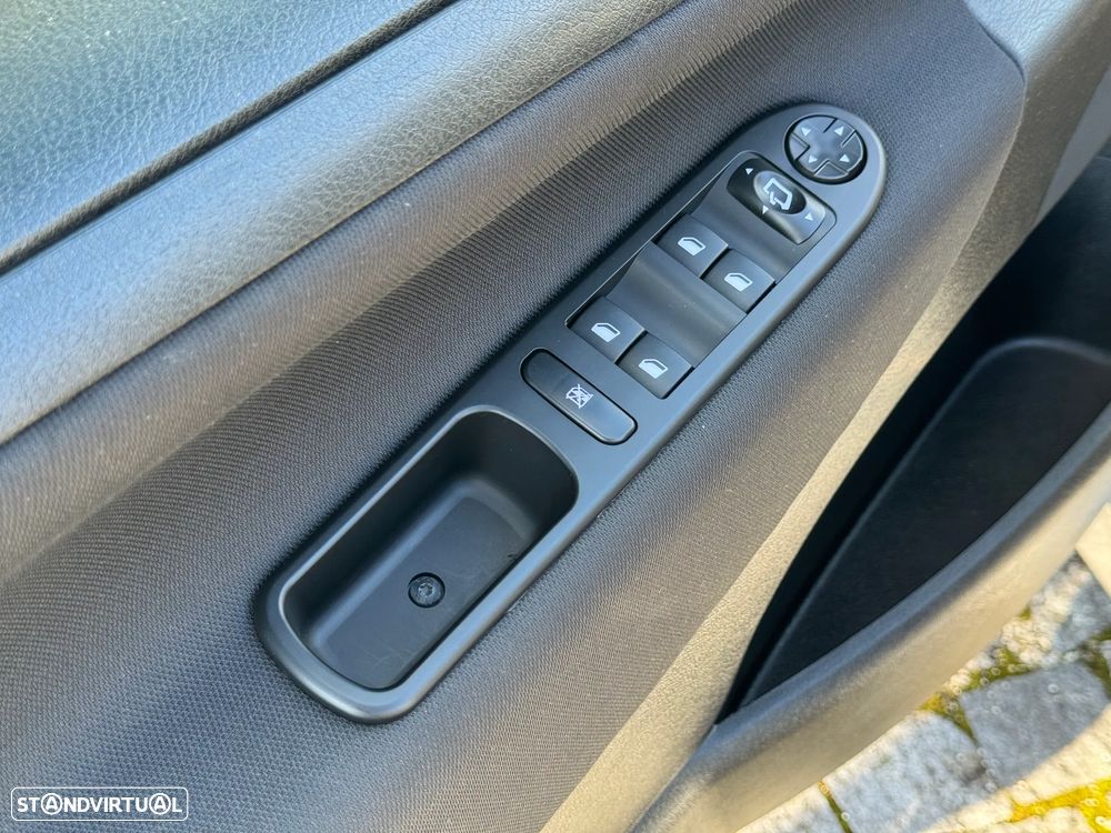 Peugeot 207 1.4 HDi Premium - 26