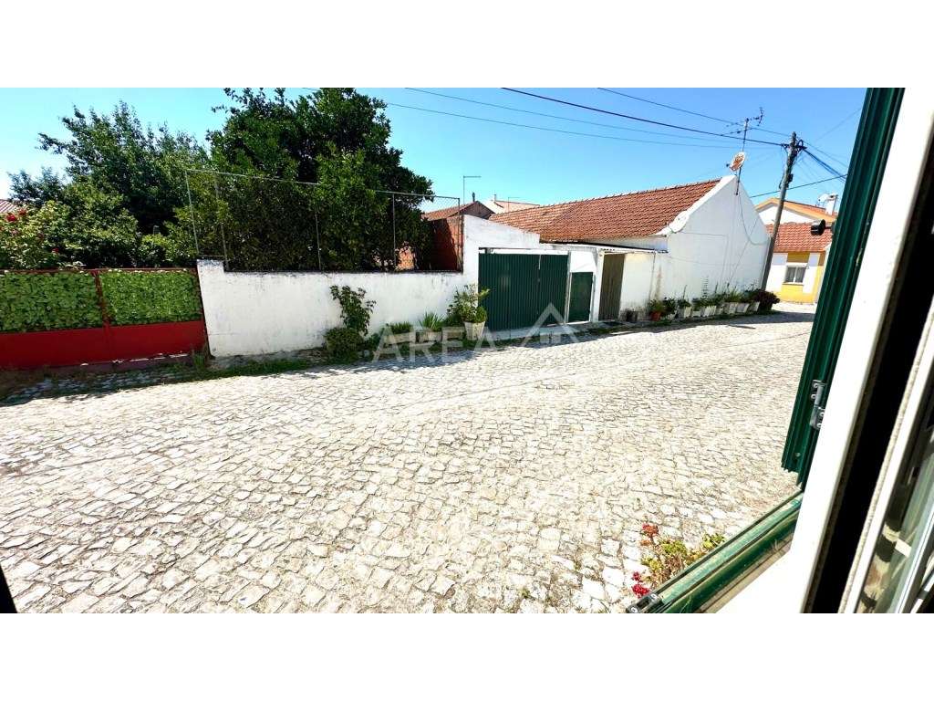 Moradia T3 em Banda - Churrasqueira, anexo e potencial para piscina... - Grande imagem: 2/39