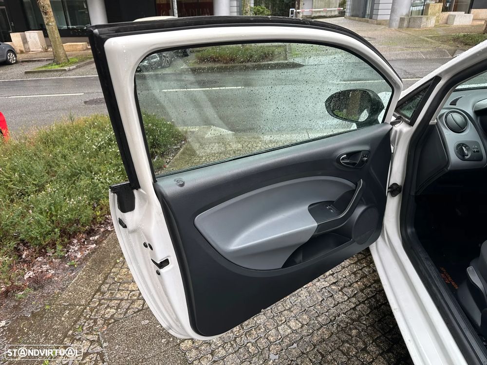 Seat Ibiza 1.4 TDi 90 CV - 11