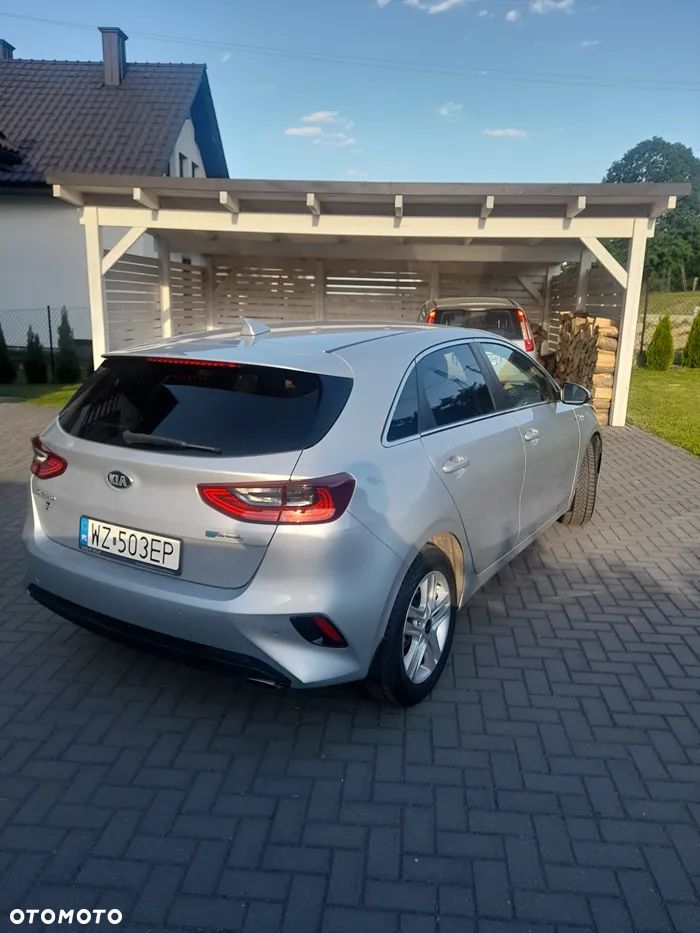 Kia Ceed 1.6 CRDi mHEV M - 3