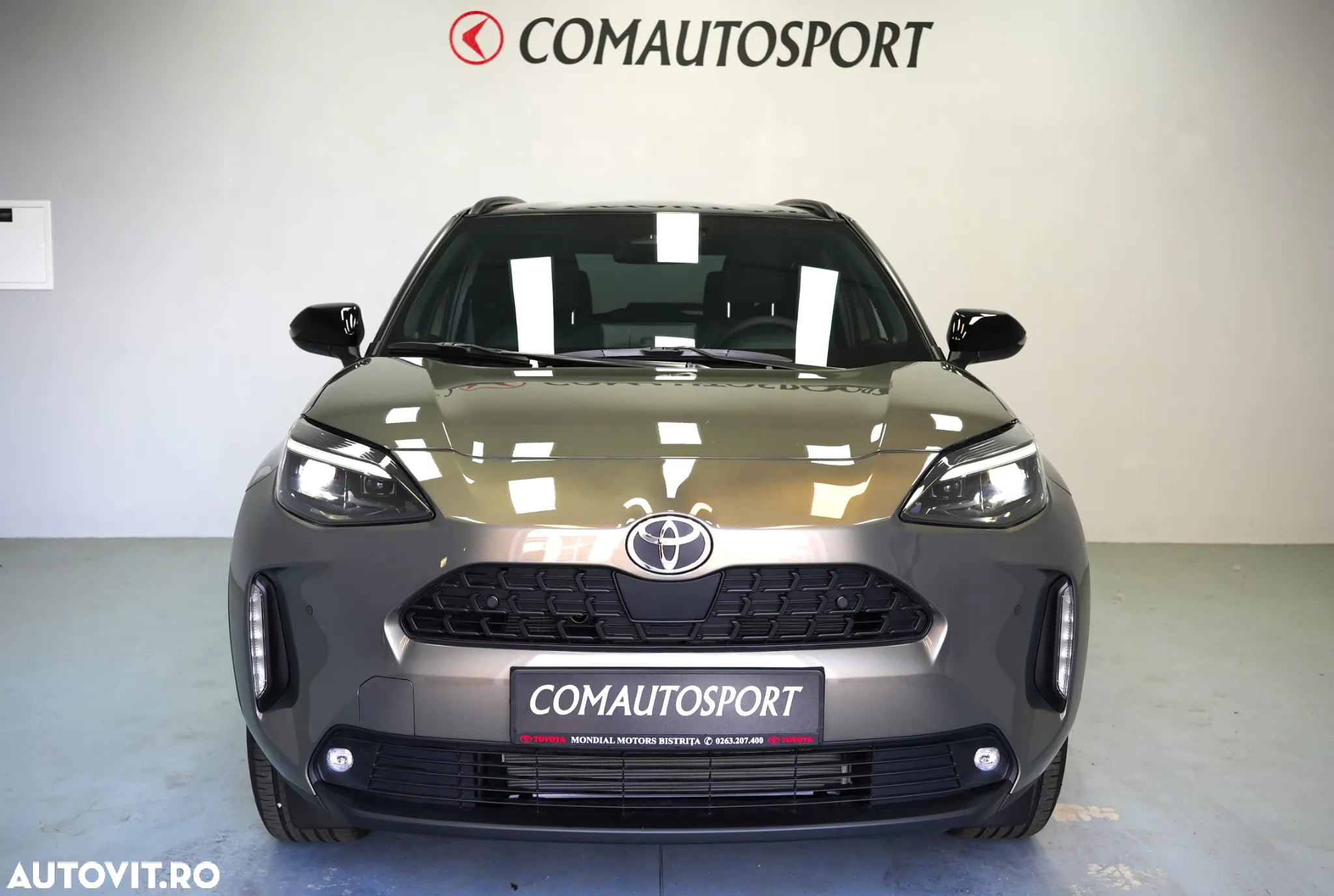 Toyota Yaris Cross 1.5 VVT-i HSD 4x4 Dynamic - 2