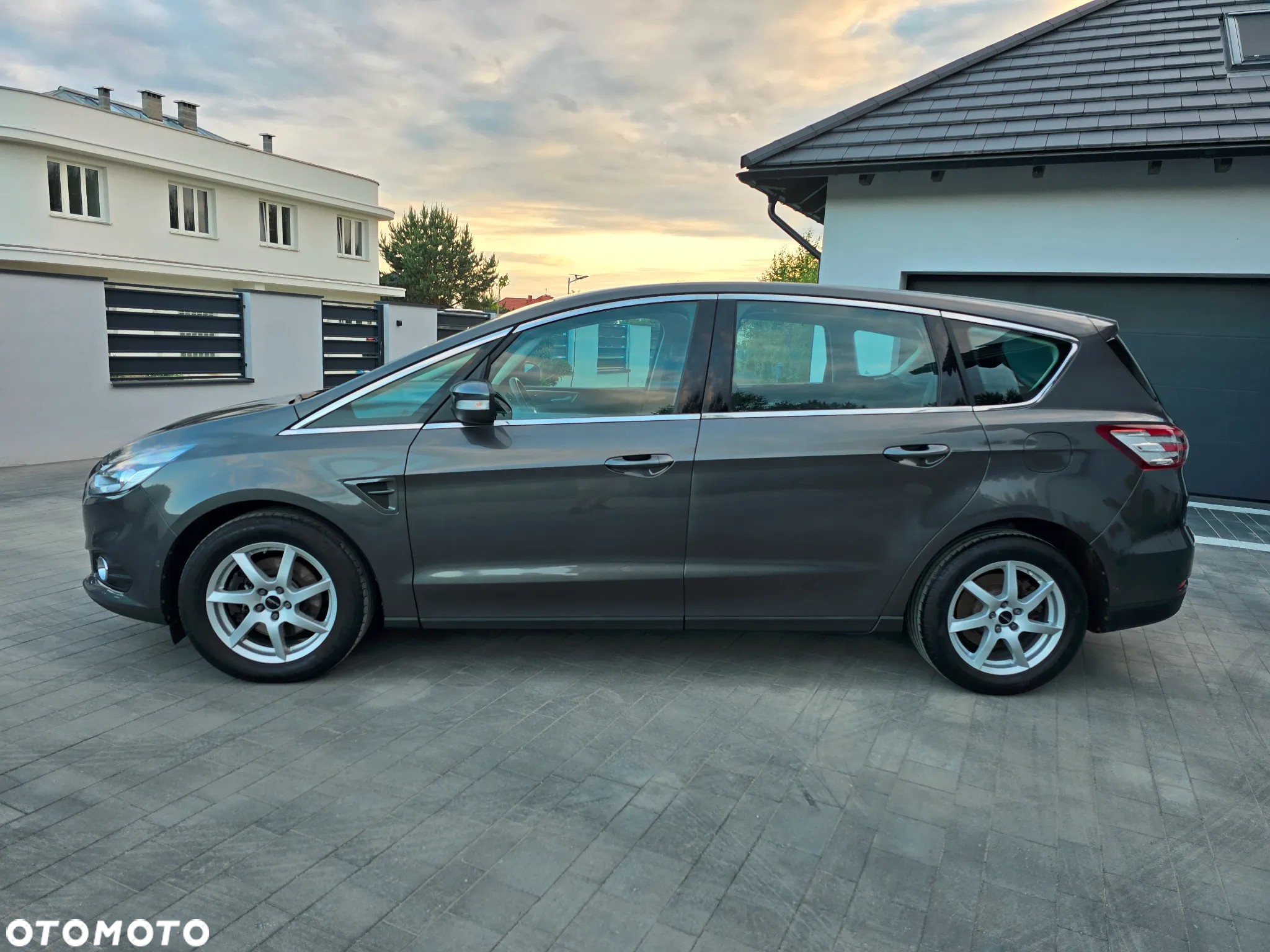 Ford S-Max 2.0 TDCi Titanium - 8