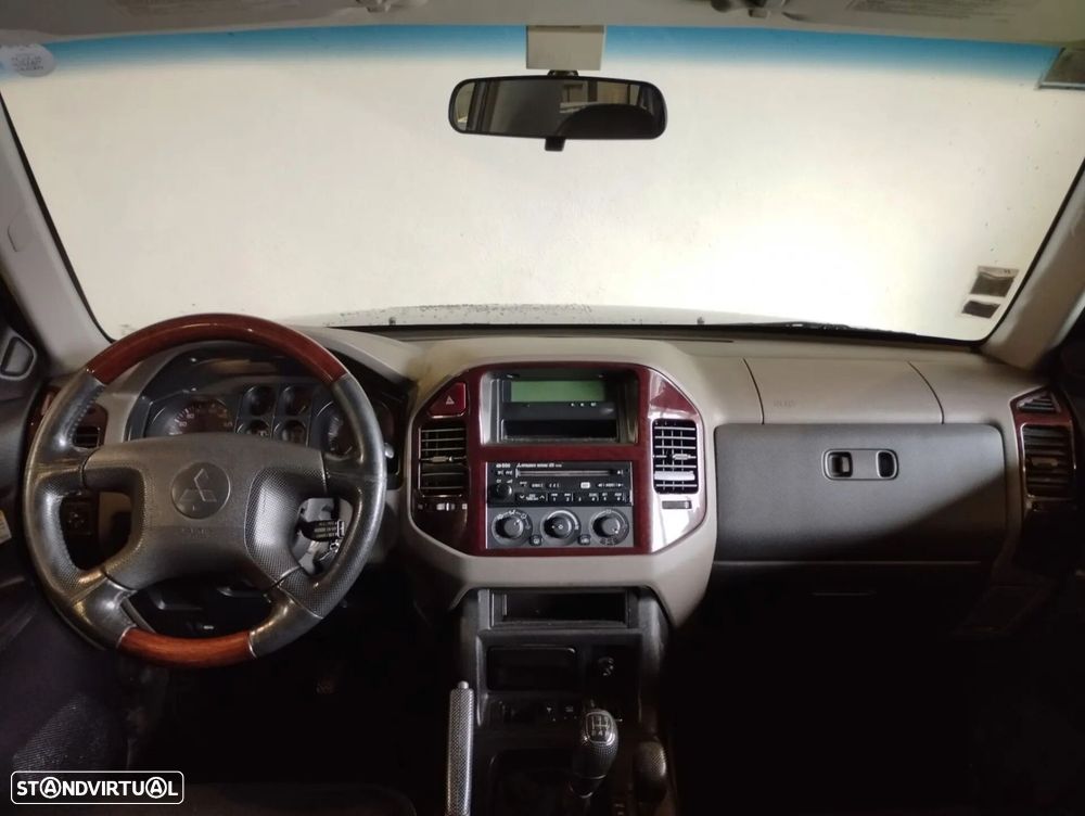 Mitsubishi Pajero - 7