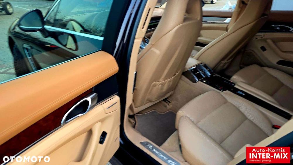 Porsche Panamera - 30