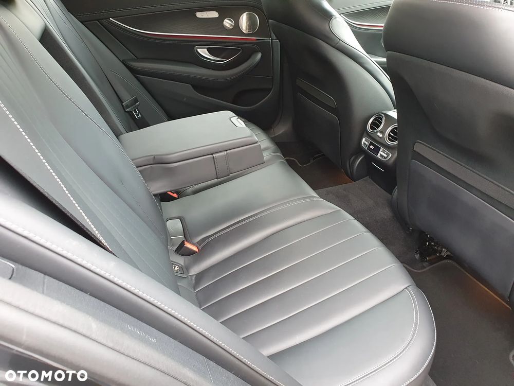 Mercedes-Benz Klasa E 400 d 4Matic 9G-TRONIC AMG Line - 26