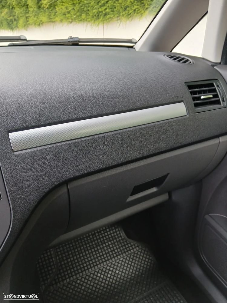 Ford Focus C-Max 1.6 TDCi Trend CVT - 23