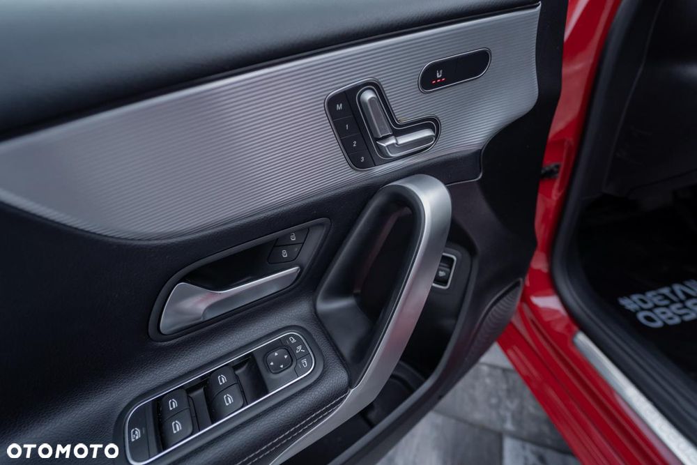 Mercedes-Benz Klasa A 220 4Matic 7G-DCT Style - 14