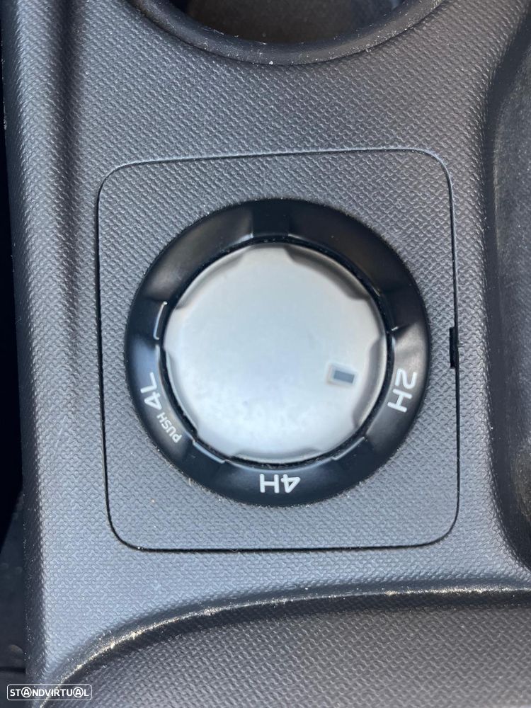 Isuzu D-Max 2.5 DTi CD 4WD LS - 17