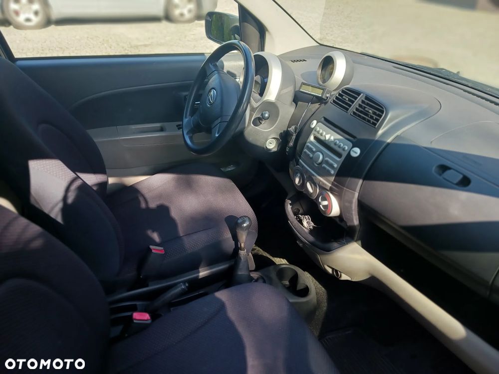 Daihatsu Sirion 1.3 - 7