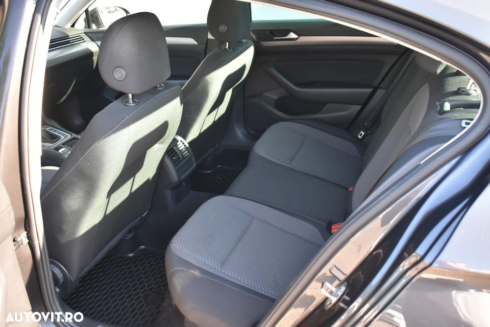 Volkswagen Passat 1.5 TSI ACT DSG Trendline - 17