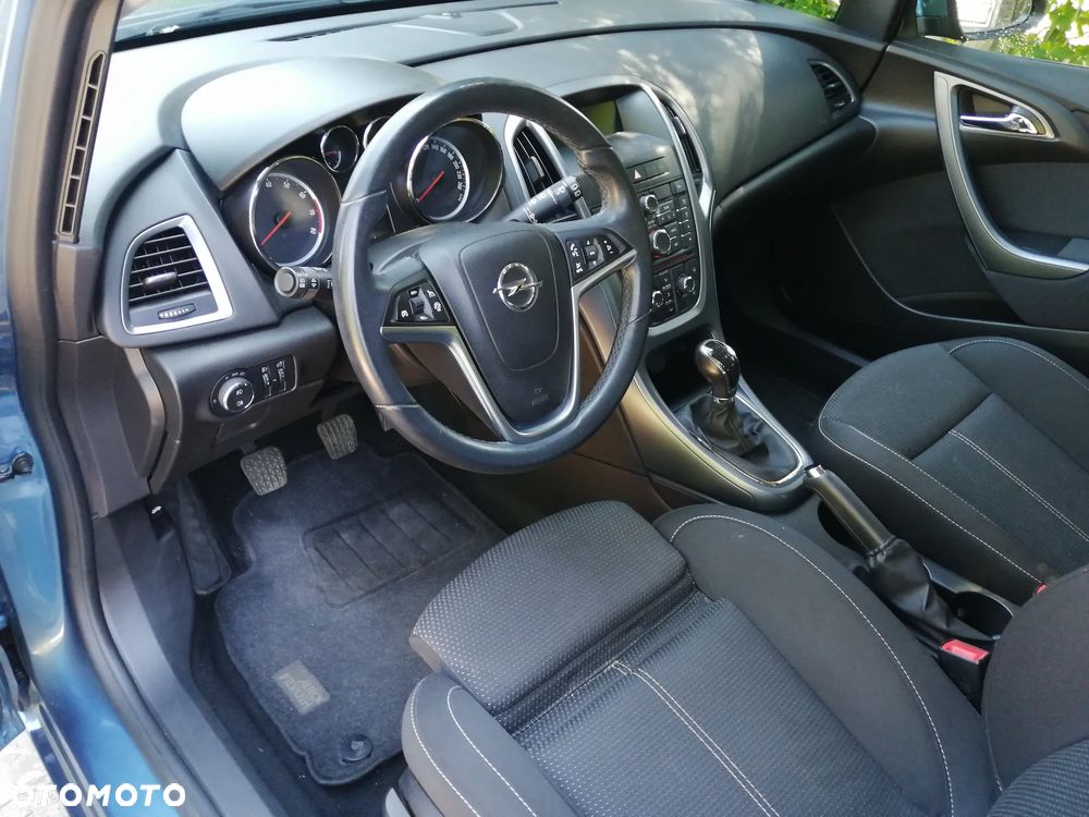 Opel Astra 1.4 Turbo - 11